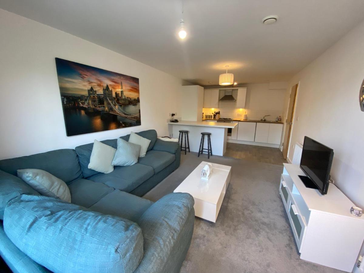 Apartment Spacious Flat In