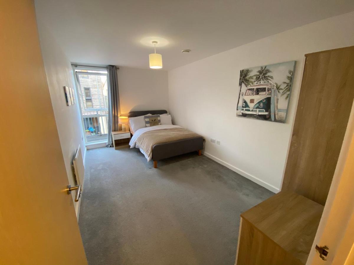 Apartment Spacious Flat In *