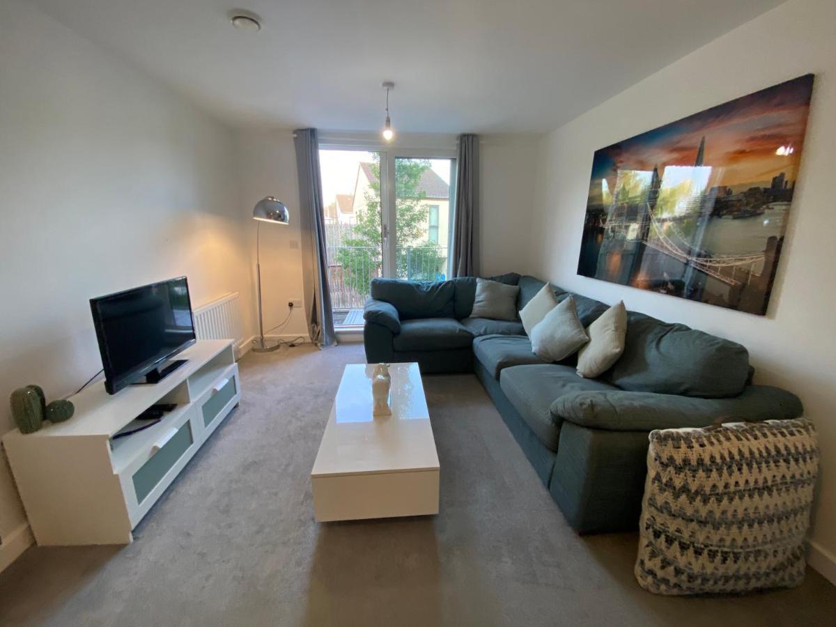 Spacious Flat In Street